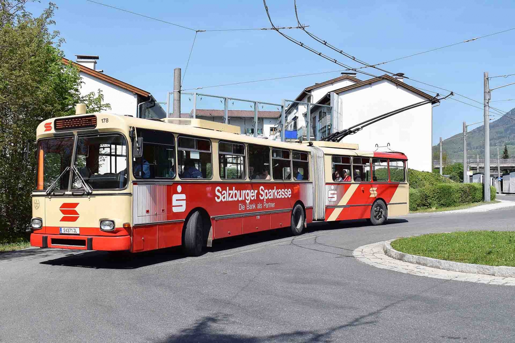 Obus 178 in der Kehre Salzburg Süd. Foto: Jan Roider